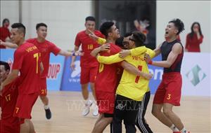 Bóng ném trong nhà SEA Games 31: Đội tuyển nam Việt Nam thắng kịch tính trước Thái Lan 