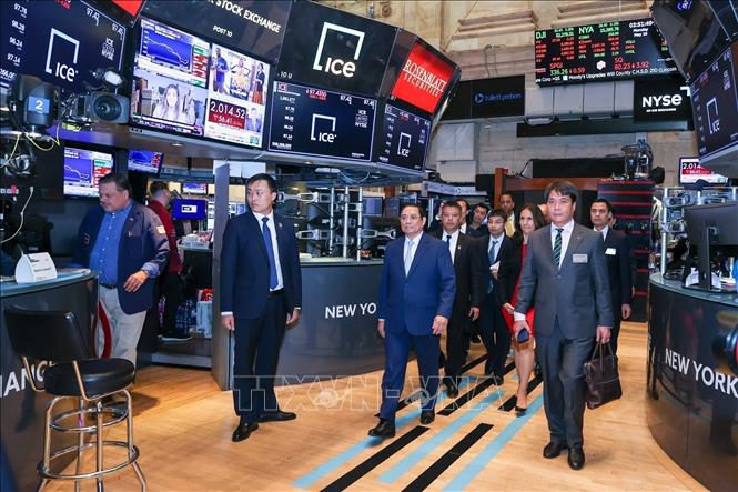 Prime Minister Pham Minh Chinh visits the New York Stock Exchange. VNA Photo: Dương Giang 