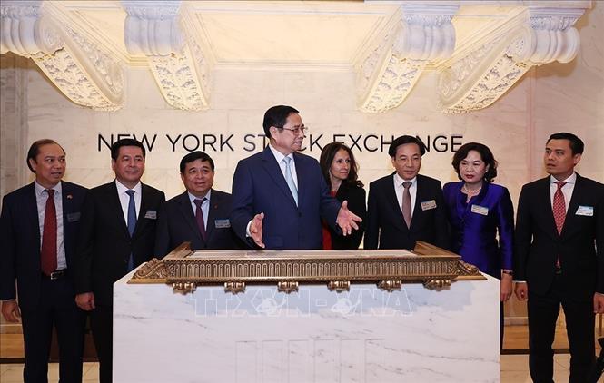 Prime Minister Pham Minh Chinh visits the New York Stock Exchange. VNA Photo: Dương Giang 
