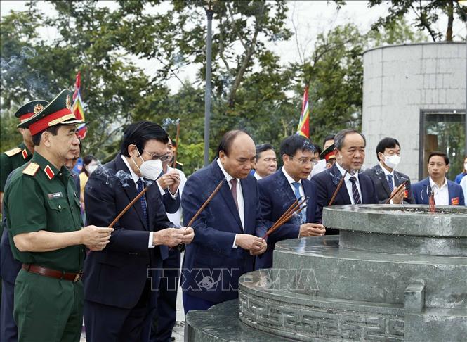 President Nguyen Xuan Phuc attends the inauguration ceremony for Dien Bien Phu martyrs’ memorial site. VNA Photo: Thống Nhất 