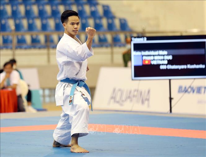 VĐV Phạm Minh Đức, Việt Nam đạt 24,26 điểm khi thi đấu vòng một nội dung Kata nam. Ảnh: Thanh Tùng – TTXVN