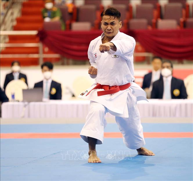 VĐV Yuda Ahmad Zigi Zaresta, Indonesia thi đấu vòng một nội dung Kata nam. Ảnh: Thanh Tùng – TTXVN