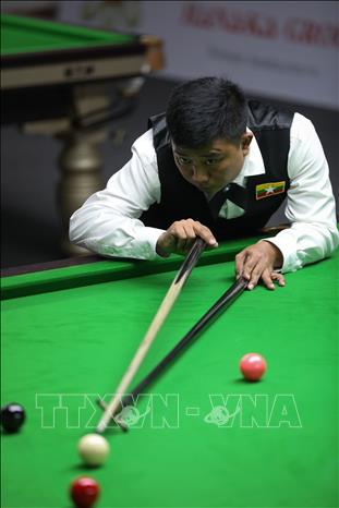 VĐV Win Ko Ko (Myanmar) thi đấu nội dung snooker. Ảnh: Khánh Hoà - TTXVN