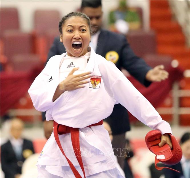 VĐV Sanyistyarani C. (Indonesia) vui mừng trước trận thắng trong vòng loại, nội dung Kumite nữ, hạng dưới 55 kg. Ảnh: Thanh Tùng – TTXVN