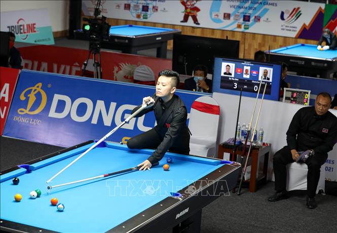 VĐV Đỗ Thế Kiên (Việt Nam) thi đấu nội dung 10 Ball Pool. Ảnh: Khánh Hoà - TTXVN