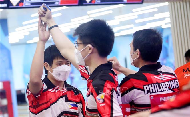 The Philippines bags a gold medal in Bowling men's team of four event at the ongoing SEA Games 31 on May 19. VNA Photo: Trung Kiên