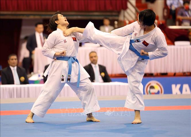 Kata đồng đội nữ và mang về thêm một HCV cho đội tuyển Karate Việt Nam. Ảnh: Thanh Tùng – TTXVN