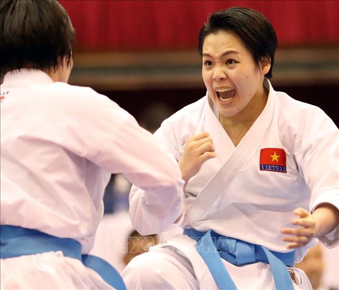 Kata đồng đội nữ và mang về thêm một HCV cho đội tuyển Karate Việt Nam. Ảnh: Thanh Tùng – TTXVN