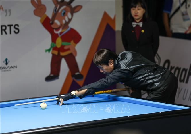 VĐV Francisco Dela Cruz (Philippines) thi đấu nội dung Carom 3 Cushions. Ảnh: Khánh Hoà - TTXVN 