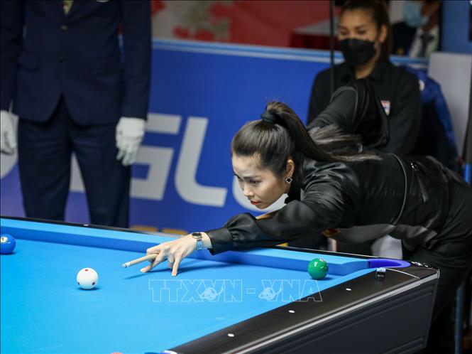 VĐV Huỳnh Thị Ngọc Huyền (Việt Nam) thi đấu nội dung 10 Ball Pool nữ. Ảnh: Khánh Hoà - TTXVN
