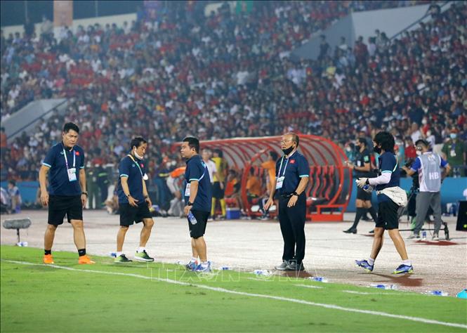 Head coach Park Hang-seo and other coaching staff of U23 Vietnam. VNA Photo