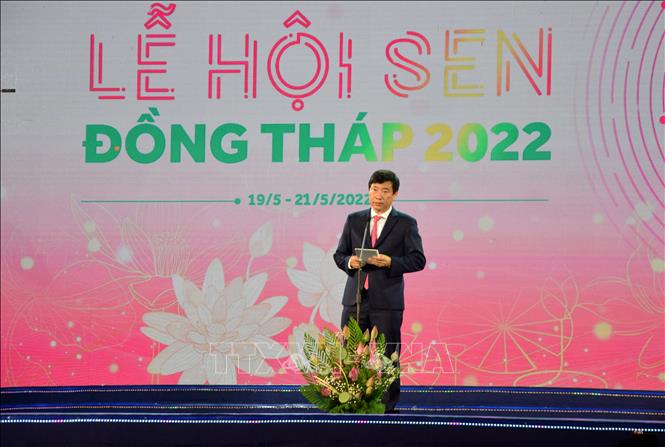Trong ảnh: Chủ tịch UBND tỉnh Đồng Tháp Phạm Thiện Nghĩa phát biểu khai mạc Lễ hội Sen Đồng Tháp. Ảnh: Nhựt An - TTXVN
