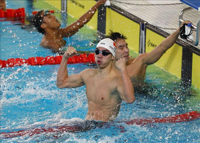 Swimmer Nguyen Huy Hoang personally pocketed four gold medals and contributed to the victory of the Vietnamese team in the men’s 4x100m relay. VNA Photo: Phạm Kiên