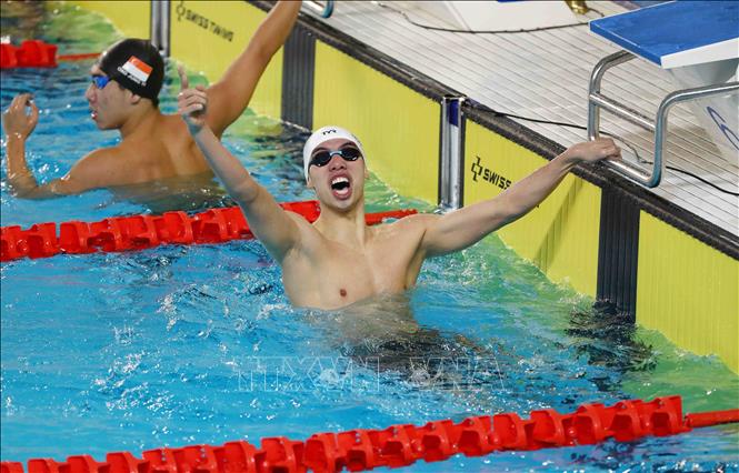 Swimmer Nguyen Huy Hoang personally pocketed four gold medals and contributed to the victory of the Vietnamese team in the men’s 4x100m relay. VNA Photo: Phạm Kiên