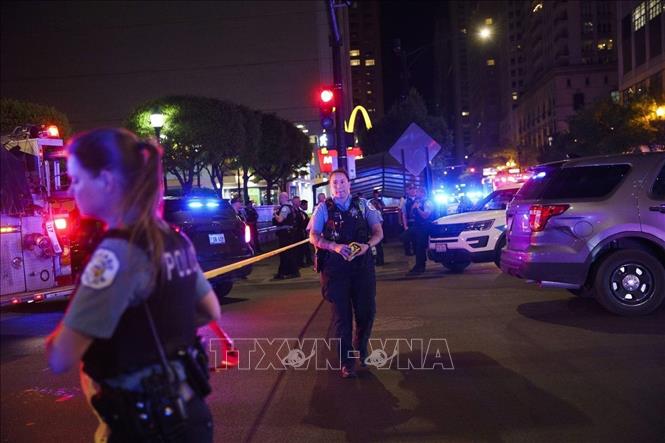 Trong ảnh: Cảnh sát phong tỏa hiện trường vụ nổ súng ở Chicago, Mỹ, ngày 19/5/2022. Ảnh: Chicago Tribune/TTXVN