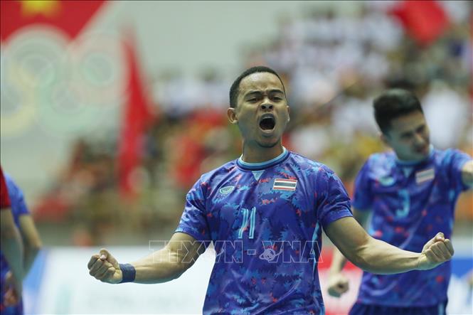 Cầu thủ Muhammad Osamanmusa (11) mở tỷ số cho Thái Lan ở phút thứ 4. Ảnh: Hoàng Linh-TTXVN