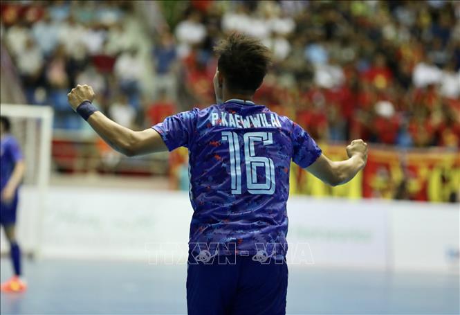 Phút thứ 11, cầu thủ Peerapat Kaewwilai (16) ghi bàn nâng tỷ số lên 2 - 0 cho Thái Lan. Ảnh: Hoàng Linh-TTXVN
