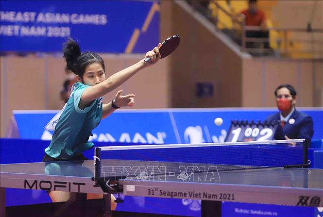The counterattack of athlete Suthasini Sawettabut in the match against teammate Suthasini Sawettabut. VNA Photo