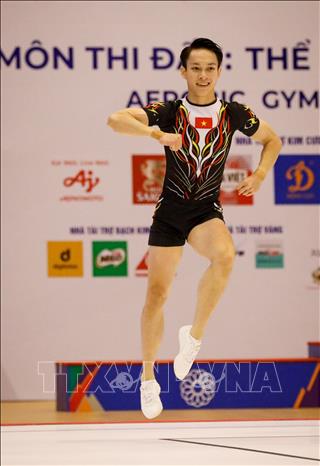 VĐV Phan Thế Gia Hiển (Việt Nam) thi đấu nội dung đơn nam. Ảnh: Khánh Hoà - TTXVN