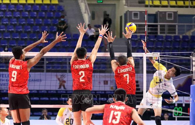 Men's online indoor volleyball