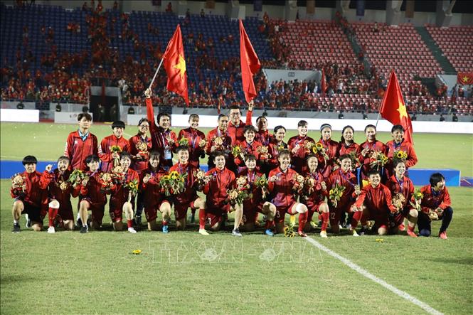 Đội tuyển nữ Việt Nam vô địch môn bóng đá nữ tại SEA Games 31. Ảnh: Hoàng Linh - TTXVN