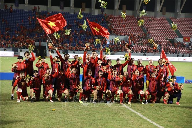 Đây là lần thứ 2, Đội tuyển bóng đá nữ Việt Nam giành liên tiếp 3 HCV SEA Games. Ảnh: Hoàng Linh-TTXVN