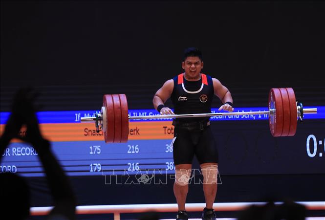VĐV Muhammad Zul Ilmi (Indonesia) giành HCV hạng cân 89 kg với thành tích tổng cử là 337kg. Ảnh: Huy Hùng - TTXVN
