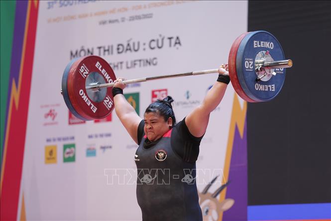 VĐV Akmal Nurul (Indonesia) thi đấu tại hạng cân trên 71kg nữ. Ảnh: Việt Cường - TTXVN