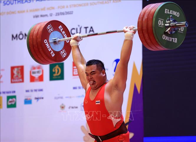 VĐV Rungsuriya Panya (Thái Lan) giành HCV hạng cân trên 89kg của nam với tổng cử là 349kg. Ảnh: Huy Hùng - TTXVN