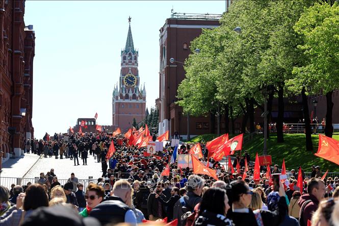 Trong ảnh: Hơn 6000 người, trong đó có gần 5000 em thiếu nhi tham dự buổi lễ kết nạp đội viên Đội Thiếu niên tiền phong mang tên Lênin trên quảng trường Đỏ. Ảnh: Trần Hiếu - PV TTXVN tại Nga