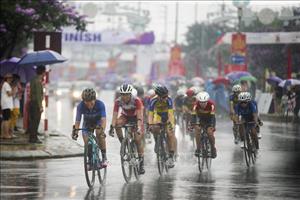 SEA Games 31: Vietnam pockets golds in women’s mass start road cycling