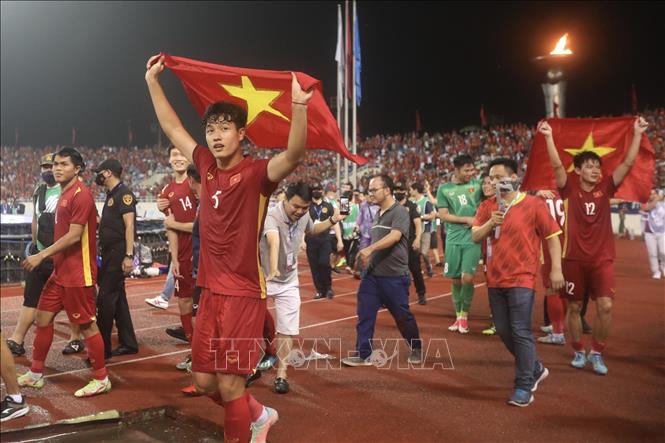 Các cầu thủ U23 Việt Nam ăn mừng chiến thắng sau trận đấu. Ảnh: Minh Quyết - TTXVN