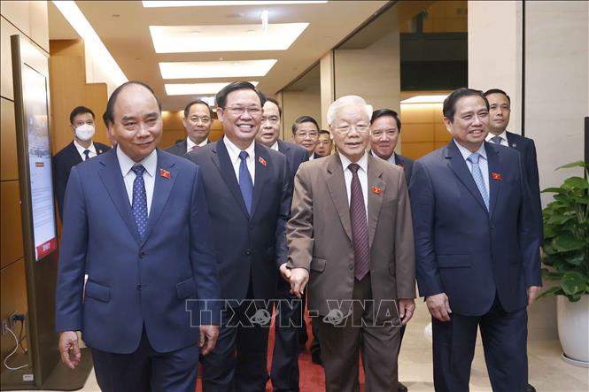 From left: President Nguyen Xuan Phuc, NA Chairman Vuong Dinh Hue, Party General Secretary Nguyen Phu Trong and Prime Minister Pham Minh Chinh attend the session. VNA Photo