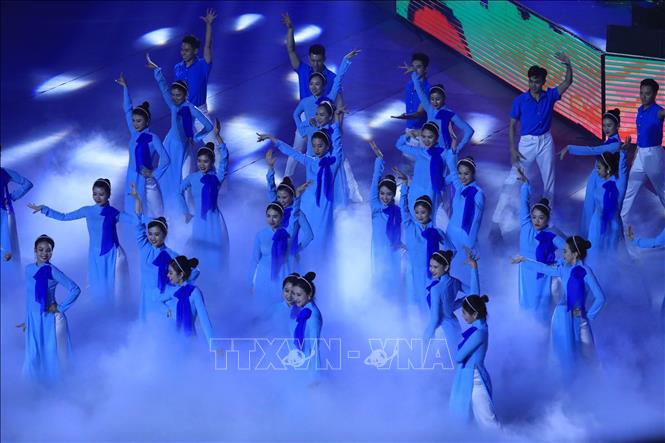 A performance with images of the capital city of Hanoi, a city of thousands years of civilization. VNA Photo