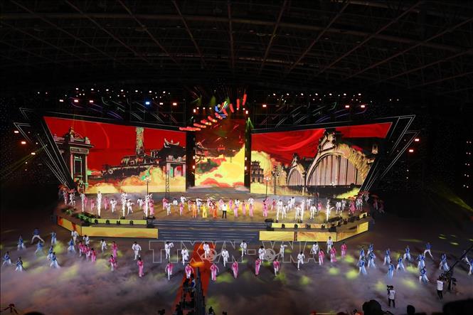 A performance with images of the capital city of Hanoi, a city of thousands years of civilization. VNA Photo