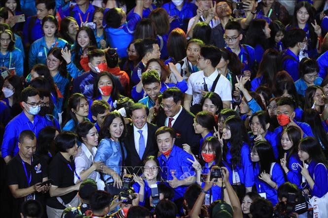 A lot of athletes, artists, and volunteers of the host, Vietnam, and Southeast Asia countries attend the event's closing ceremony.  VNA Photo