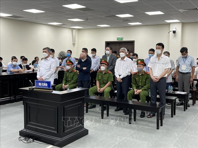 Trong ảnh: Các bị cáo nghe tòa tuyên án. Ảnh: TTXVN phát