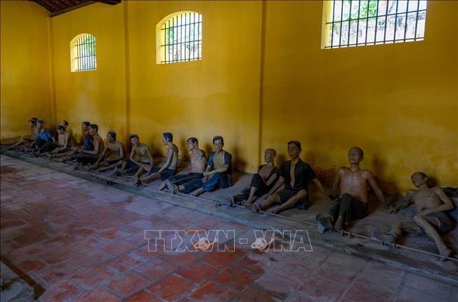 Trong ảnh: Dự án trùng tu Khám lớn Cần Thơ sẽ phục dựng và bổ sung tổng cộng 198 bức tượng thể hiện cảnh sinh hoạt trong tù . Ảnh: Thanh Liêm - TTXVN