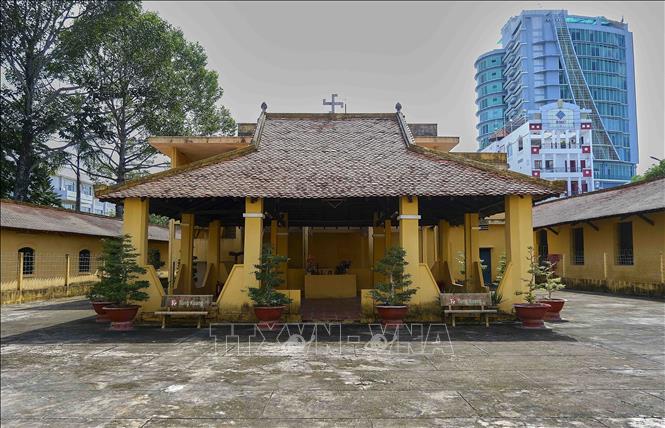 Trong ảnh: Bên trong khuôn viên Khám lớn Cần Thơ. Ảnh: Thanh Liêm - TTXVN