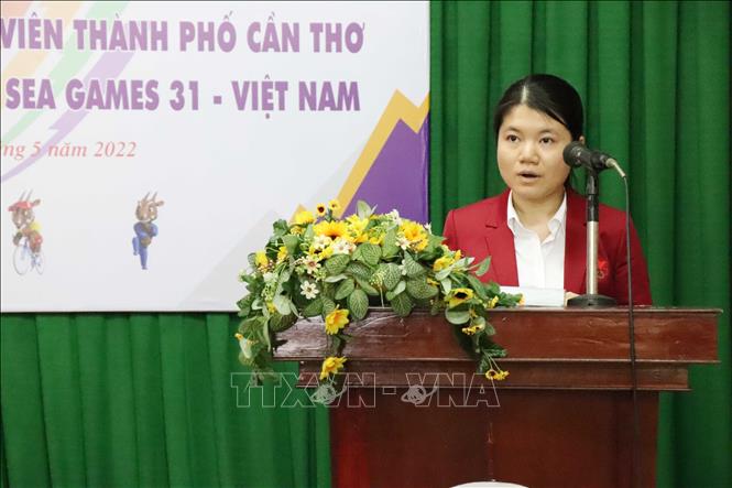 Vận động viên Phạm Lê Thảo Nguyên, Đội tuyển Cờ Vua thay mặt đoàn vận động viên thành phố phát biểu tại Lễ Tuyên dương. Ảnh: Trung Kiên - TTXVN