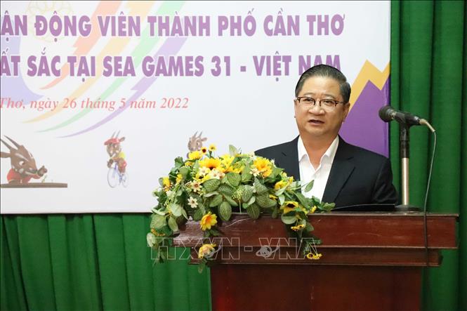 Chủ tịch Ủy ban nhân dân thành phố Cần Thơ Trần Việt Trường phát biểu tại Lễ Tuyên dương. Ảnh: Trung Kiên - TTXVN