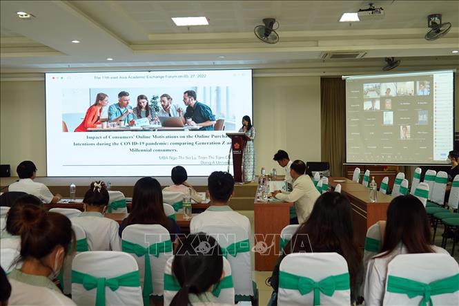 Trong ảnh: Đại biểu chia sẻ các tham luận về phục hồi du lịch hậu đại dịch COVID-19 tại Hội thảo. Ảnh: Trần Lê Lâm - TTXVN 