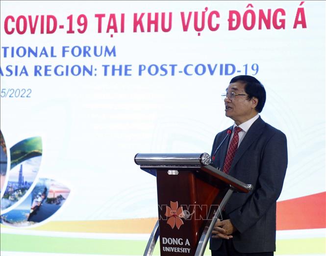 Trong ảnh: Ông Lương Minh Sâm, Chủ tịch Hội đồng trường Đại học Đông Á phát biểu tại phiên chủ trì của Hội thảo. Ảnh: Trần Lê Lâm - TTXVN 