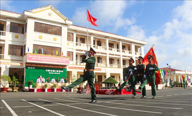 Trong ảnh: Các khối sĩ quan, chiến sĩ duyệt đội ngũ. Ảnh: Hồng Thái - TTXVN