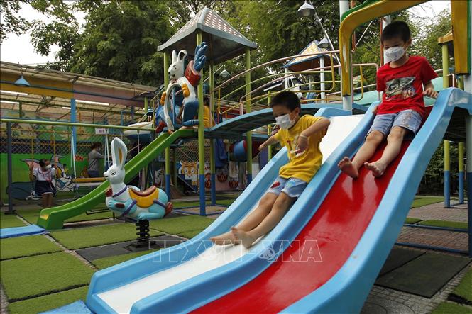 Trong ảnh: Các em thiếu nhi con em người lao động tham gia các hoạt động vui chơi giải trí  tại “Ngày hội dành cho con em công nhân lao động” do Liên đoàn Lao động Quận 5, Tp. Hồ Chí Minh tổ chức. Ảnh: Thanh Vũ – TTXVN