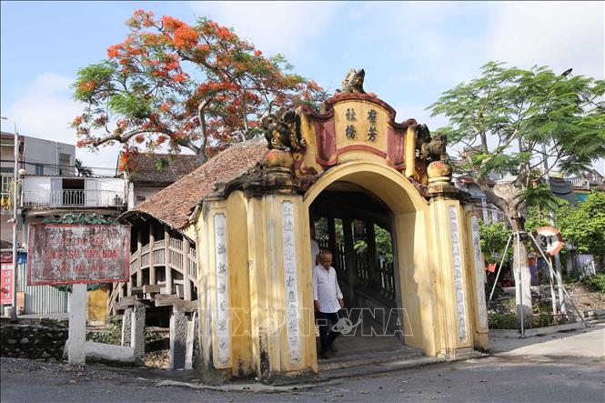 Trong ảnh: Cầu chợ Lương được nhà nước xếp hạng Di tích lịch sử năm 1990. Ảnh: Công Luật - TTXVN
