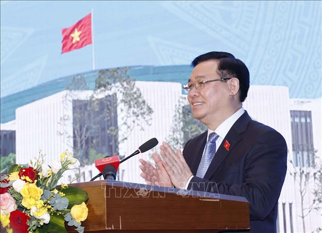 National Assembly Chairman Vuong Dinh Hue addresses the event. VNA Photo: Doãn Tấn
