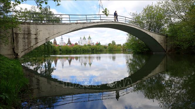 Trong ảnh: Peter Đại đế gắn bó thời niên thiếu với Điện Kremlin ở Izmailovo. Chính tại nơi đây, vị Hoàng đế tương lai tập dượt các trận đánh thủy chiến tại các hồ xung quanh cung điện, sau này chính ông thành lập và chỉ huy hạm đội Nga vang danh lịch sử. Ảnh: Trần Hiếu - PV TTXVN tại Nga