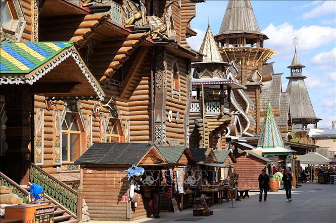Trong ảnh: Mặc dù có nhiều nét kiến trúc cổ kính, nhưng Điện Kremlin ở Izmailovo không nằm trong số các di tích lịch sử của thủ đô Nga, mà là một khu phức hợp văn hóa và giải trí của thời hiện đại. Ảnh: Trần Hiếu - PV TTXVN tại Nga