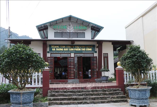 Trong ảnh: Không gian văn hóa trà và giới thiệu sản phẩm của HTX chè La Bằng mới được đầu tư xây dựng. Ảnh: Hoàng Nguyên - TTXVN